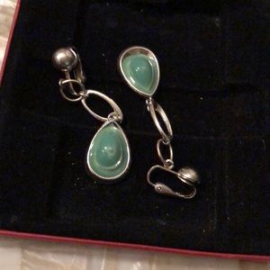 Dangling clip earrings